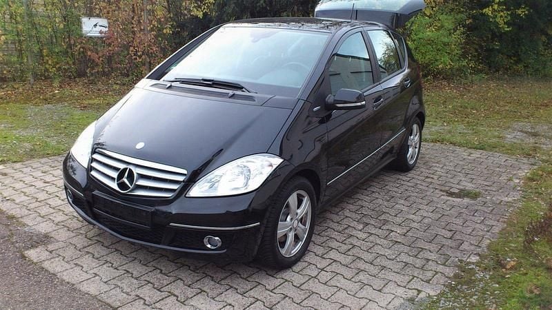 Schwarz Gebraucht 2011 Mercedes A160 Limousine | 2.300 € (Superpreis) - Bild 1/4