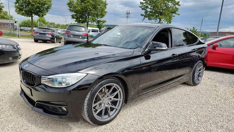 Schwarz Gebraucht 2015 BMW 320 Gran Turismo Advantage Limousine | 10.600 € (Fairer Preis) - Bild 1/4