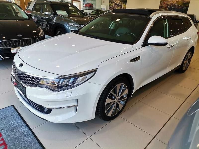 Gebraucht Kia Optima Spirit 141 PS (103 kW) 2017 Snow white pearl Kombi