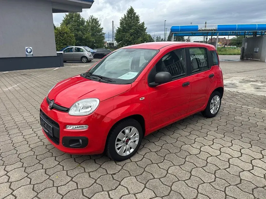 Gebraucht Fiat Panda Easy 69 PS (50 kW) 2016 Rot Kleinwagen
