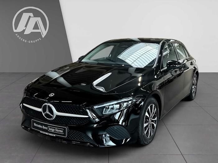 Gebraucht Mercedes A180 116 PS (85 kW) 2024 Nachtschwarz Limousine