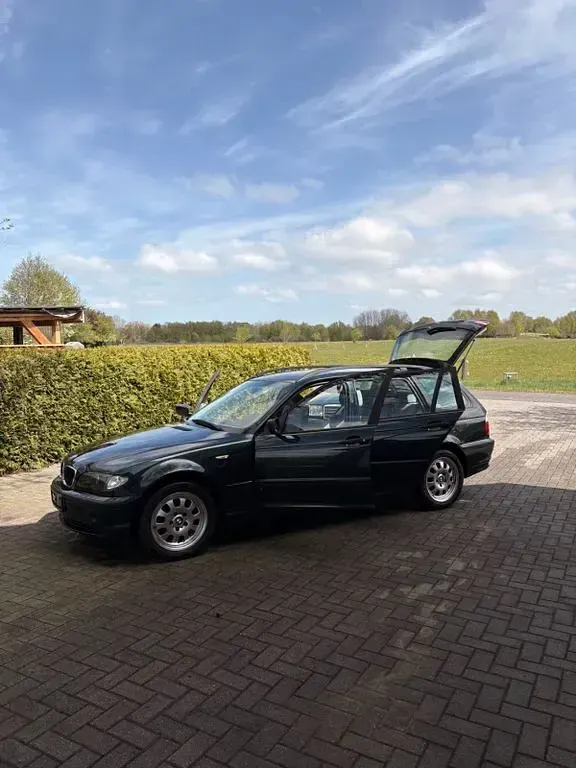 Gebraucht BMW 318 143 PS (105 kW) 2004 Grün Kombi