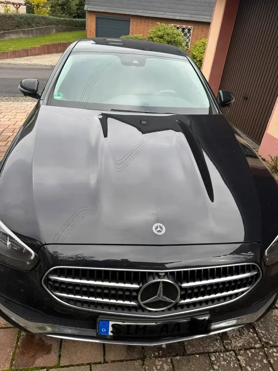 Second-hand Mercedes E220 200 CP (147 kW) 2023 Negru Berlinǎ