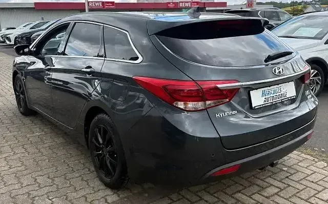 Gebraucht Hyundai i40 165 PS (121 kW) 2015 Grau Kombi