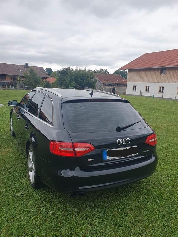 Gebraucht Audi A4 Ambition 190 PS (139 kW) 2015 Schwarz Kombi