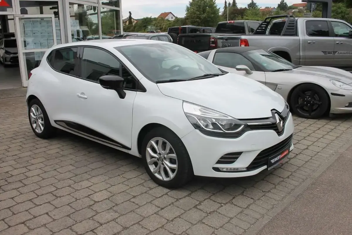 Gebraucht Renault Clio IV Collection 90 PS (66 kW) 2019 Weiß Kleinwagen