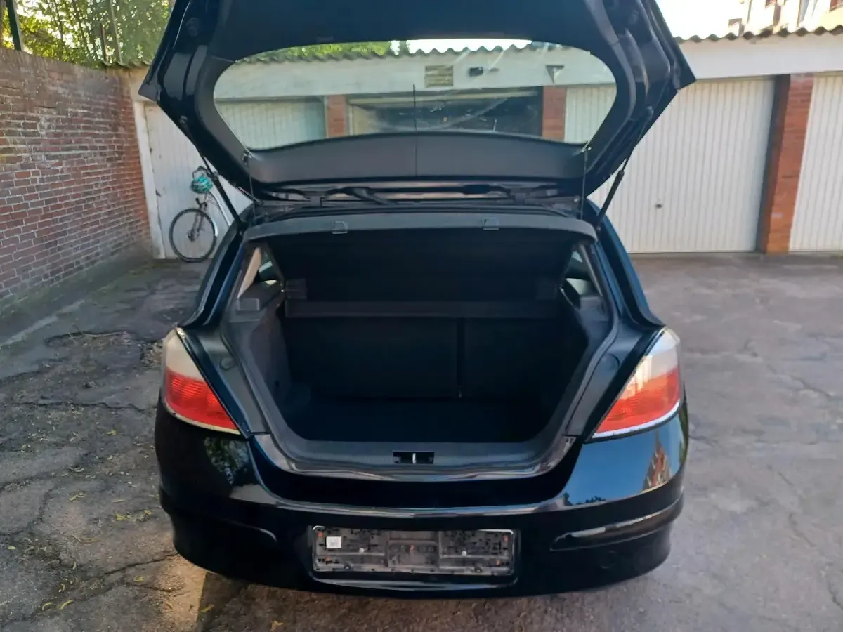 Gebraucht Opel Astra 90 PS (66 kW) 2007 Schwarz Kleinwagen