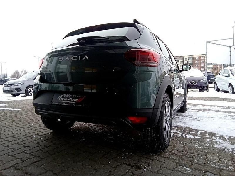 Neu Dacia Sandero Expression 91 PS (66 kW) 2026 Grün Limousine