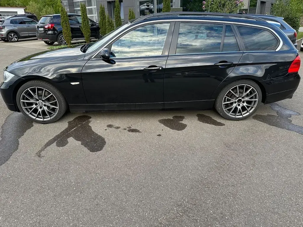 Gebraucht BMW 325 Advantage 218 PS (160 kW) 2007 Schwarz Kombi