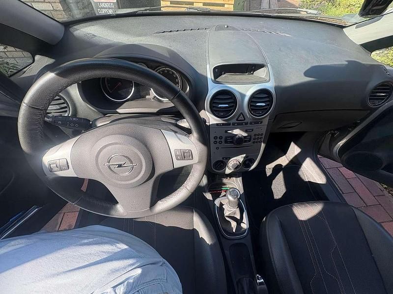 Gebraucht Opel Corsa Innovation 87 PS (63 kW) 2012 Grau Limousine