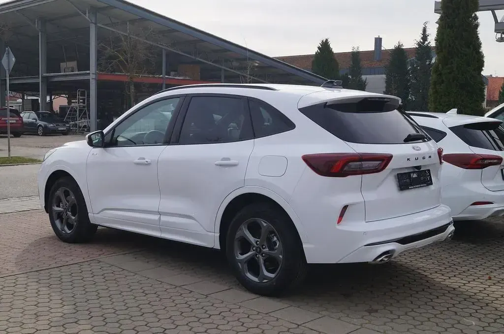 Neu Ford Kuga ST-Line 186 PS (136 kW) 2026 Frostweiß SUV