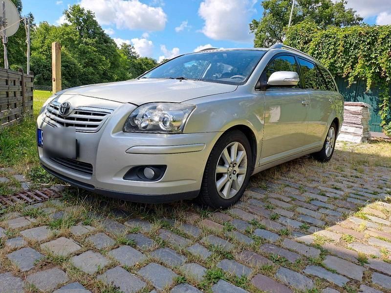 Grau Gebraucht 2007 Toyota Avensis T2 Kombi | 5.150 € (Etwas zu teuer) - Bild 1/4