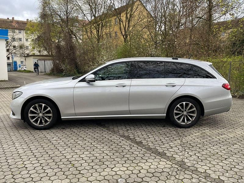 Gebraucht Mercedes E220 194 PS (142 kW) 2017 Silber Kombi
