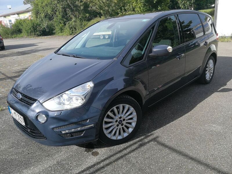 Grau Gebraucht 2015 Ford S-MAX Business Edition Van / Kleinbus | 4.250 € (Superpreis) - Bild 1/4