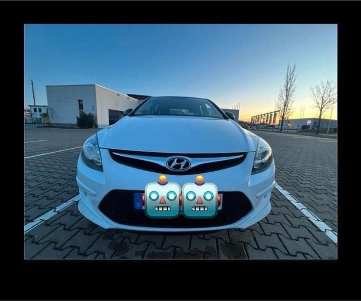 Weiß Gebraucht 2009 Hyundai i30 Kleinwagen | 2.999 € (Fairer Preis) - Bild 1/4