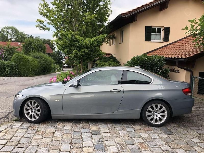 Gebraucht BMW 325 218 PS (160 kW) 2006 Grau Coupé