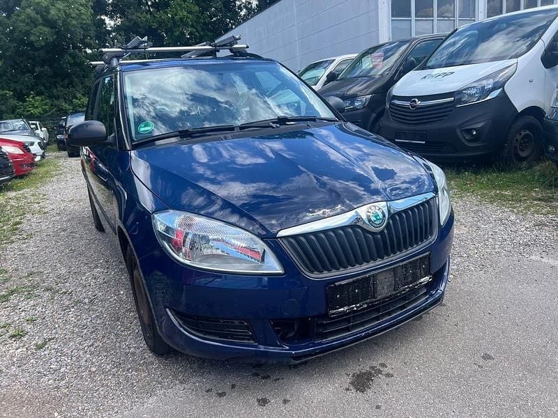 Blau Gebraucht 2012 Skoda Fabia Easy Kombi | 1.800 € (Guter Preis) - Bild 1/4