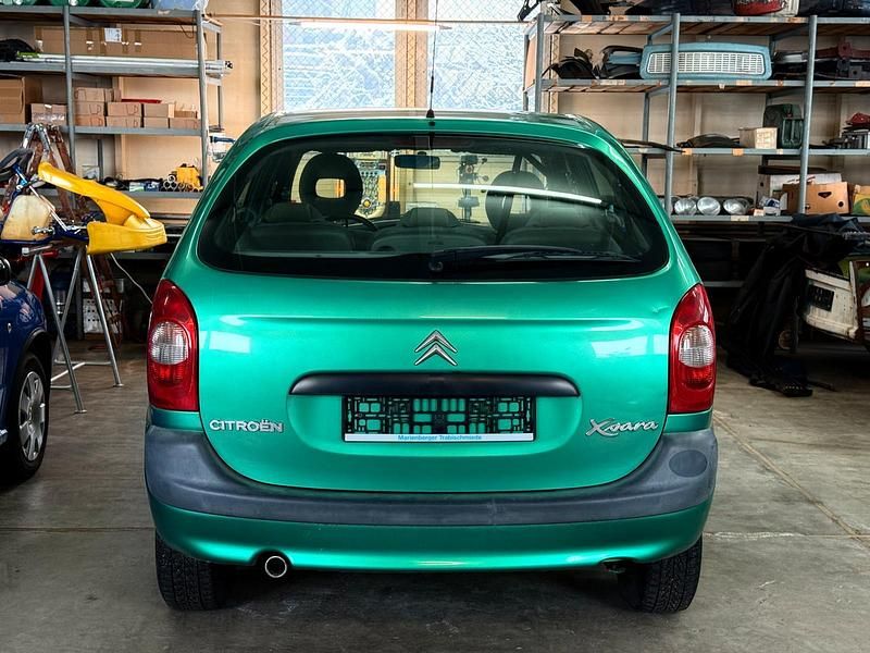 Gebraucht Citroën Xsara 115 PS (84 kW) 2000 Grün Van / Kleinbus