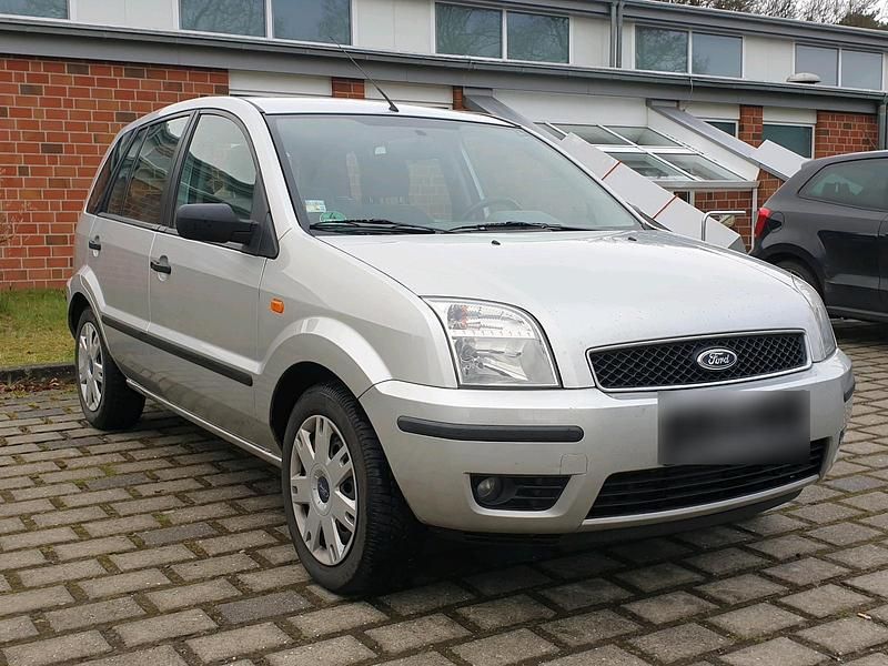 Gebraucht Ford Fusion S 80 PS (58 kW) 2003 Silber Kleinwagen