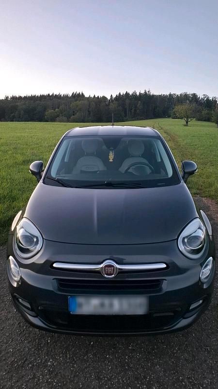 Grau Gebraucht 2016 Fiat 500X Lounge SUV | 11.500 € (Teuer) - Bild 1/4