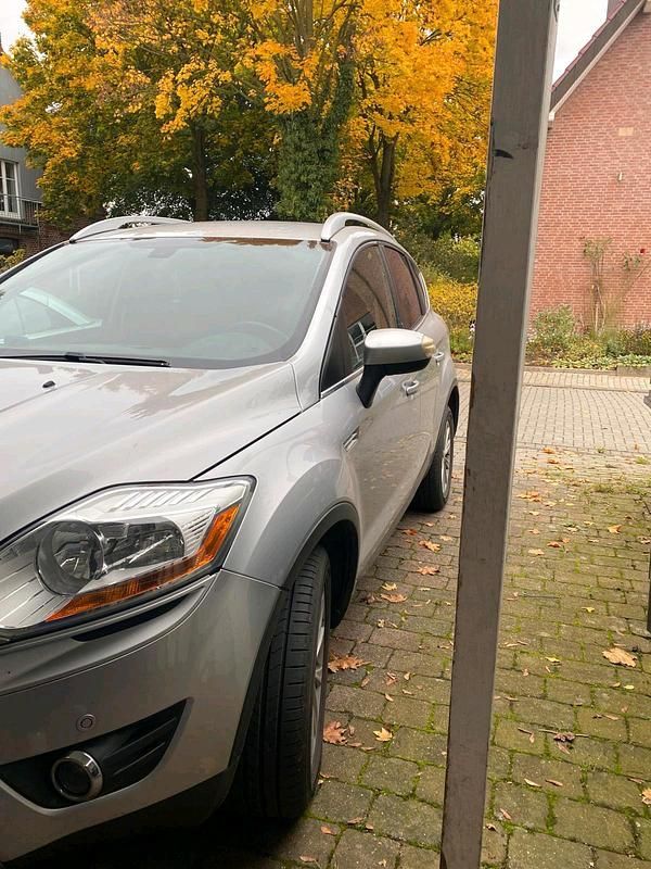 Silber Gebraucht 2012 Ford Kuga Champions Edition SUV | 8.500 € (Fairer Preis) - Bild 1/4