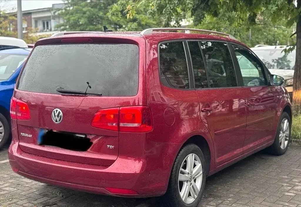 Gebraucht VW Touran 105 PS (77 kW) 2013 Rot Van / Kleinbus