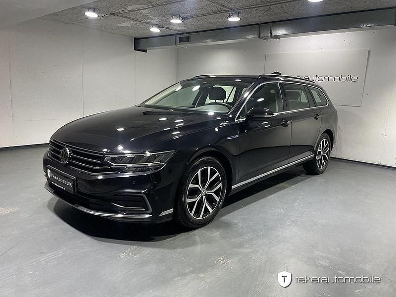 Deep black perleffekt Gebraucht 2020 VW Passat GTE Kombi | 15.990 € (Fairer Preis) - Bild 1/4