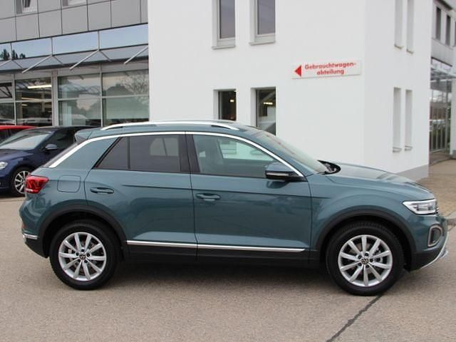 Gebraucht VW T-Roc Style 150 PS (110 kW) 2025 Petroleum blue metallic SUV