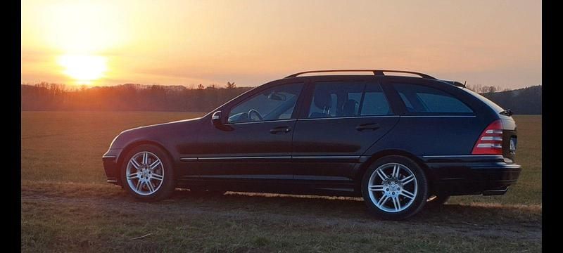 Schwarz Gebraucht 2006 Mercedes C230 Avantgarde Kombi | 5.950 € (Etwas zu teuer) - Bild 1/4