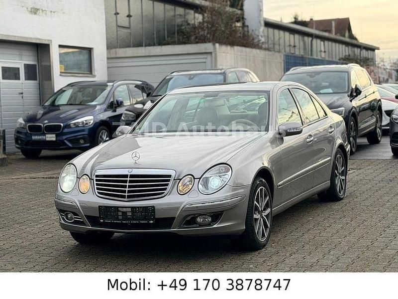 Grau Gebraucht 2004 Mercedes E320 Elegance Limousine | 3.999 € (Guter Preis) - Bild 1/4