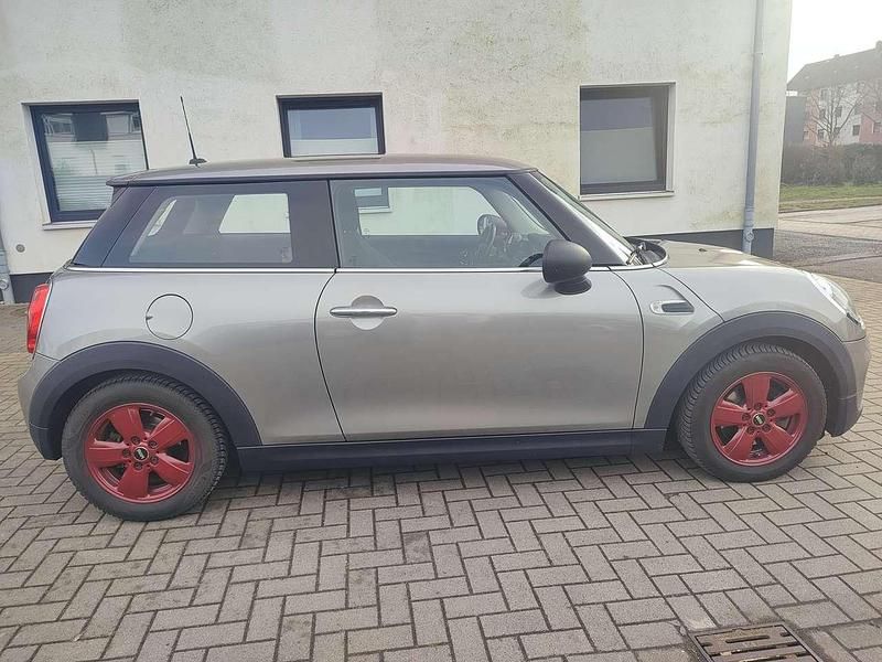 Gebraucht 2017 Mini ONE Kleinwagen | 10.200 € (Teuer) - Bild 1/4