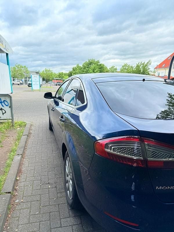 Gebraucht Ford Mondeo 200 PS (147 kW) 2011 Blau Limousine