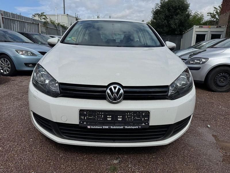 Weiß Gebraucht 2009 VW Golf VI Trendline Limousine | 2.200 € (Superpreis) - Bild 1/4