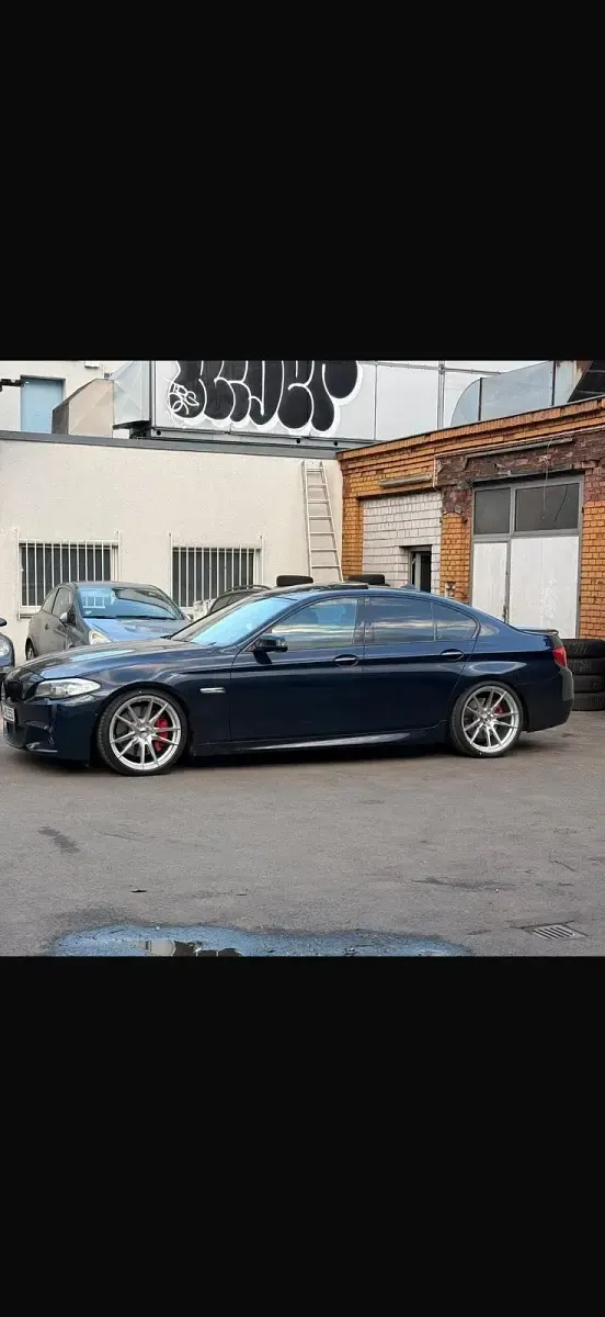 Gebraucht BMW 550 408 PS (300 kW) 2011 Blau Limousine