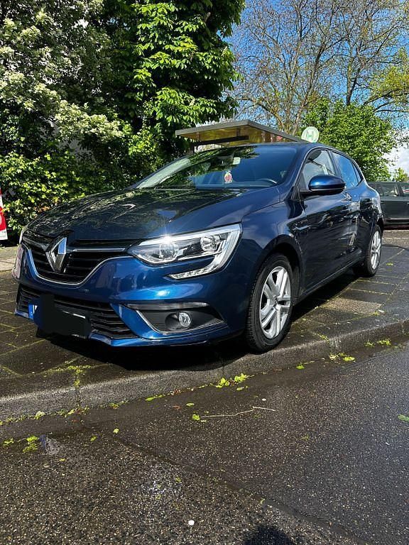 Gebraucht Renault Mégane IV Play 101 PS (74 kW) 2018 Blau Limousine