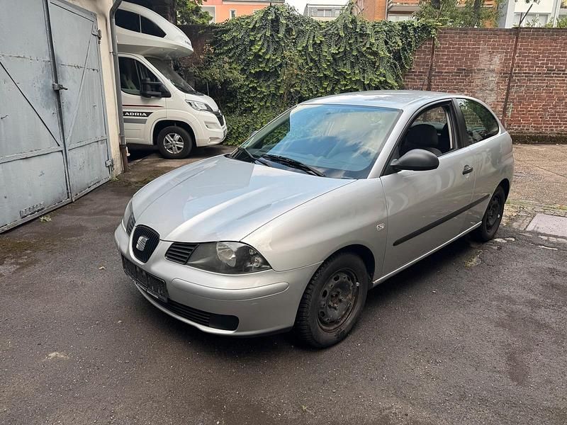 Silber Gebraucht 2003 Seat Ibiza Kleinwagen | 1.200 € (Fairer Preis) - Bild 1/4