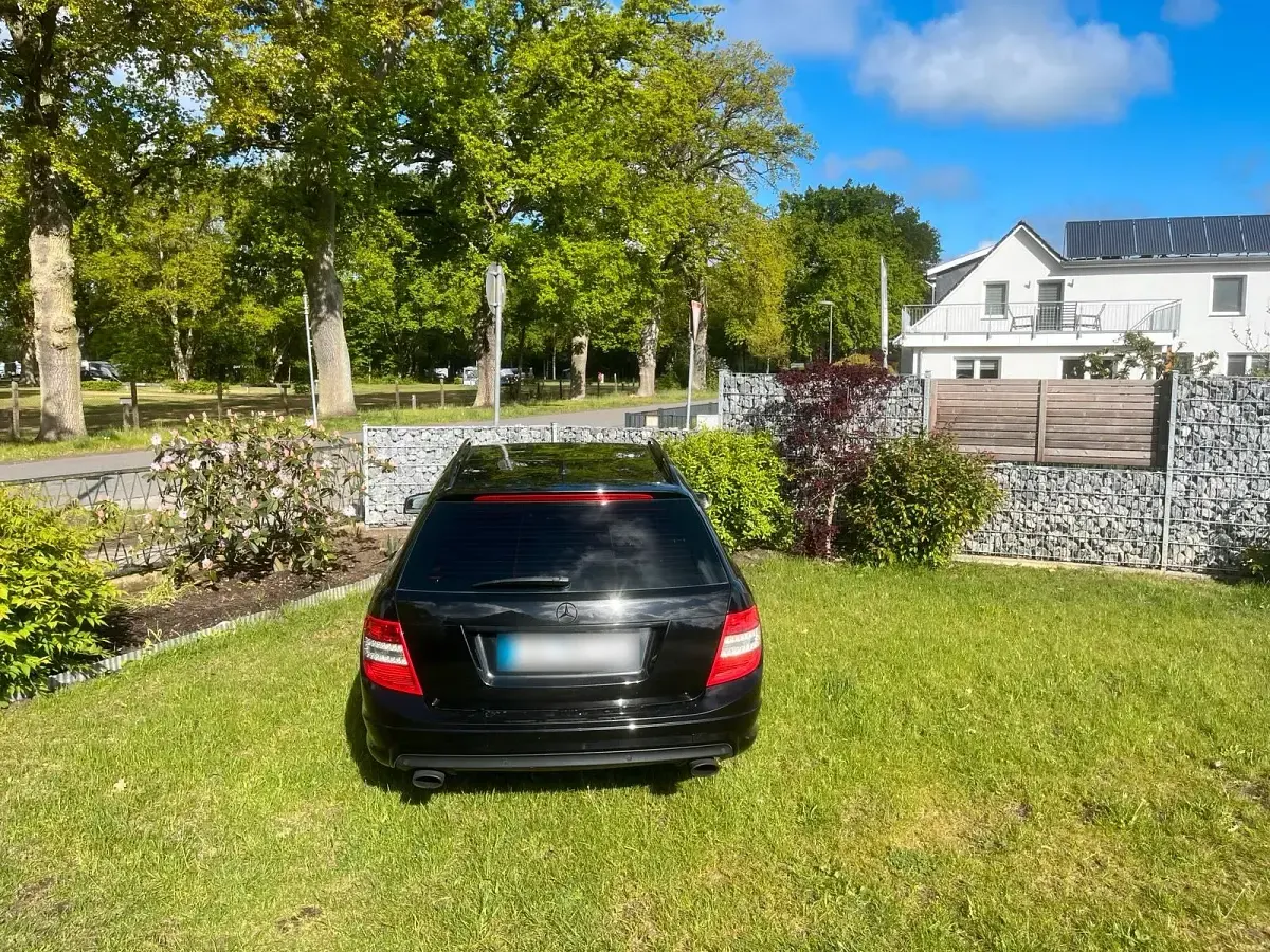 Używany Mercedes C280 231 KM (169 kW) 2008 Czarny Kombi