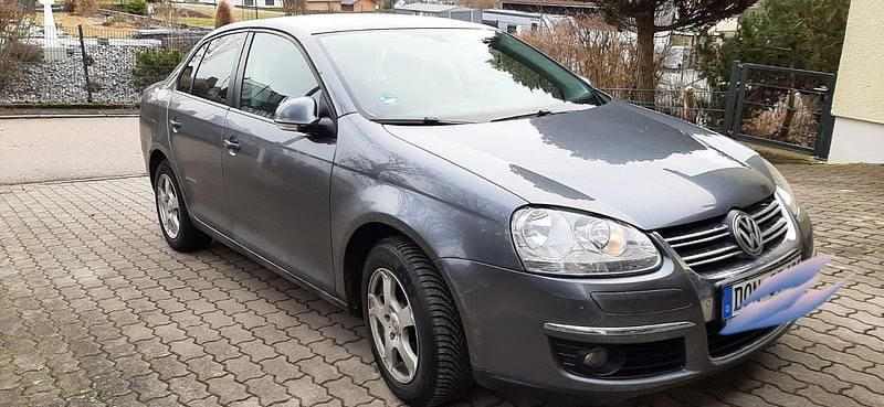 Gebraucht VW Jetta 122 PS (89 kW) 2009 Grau Limousine