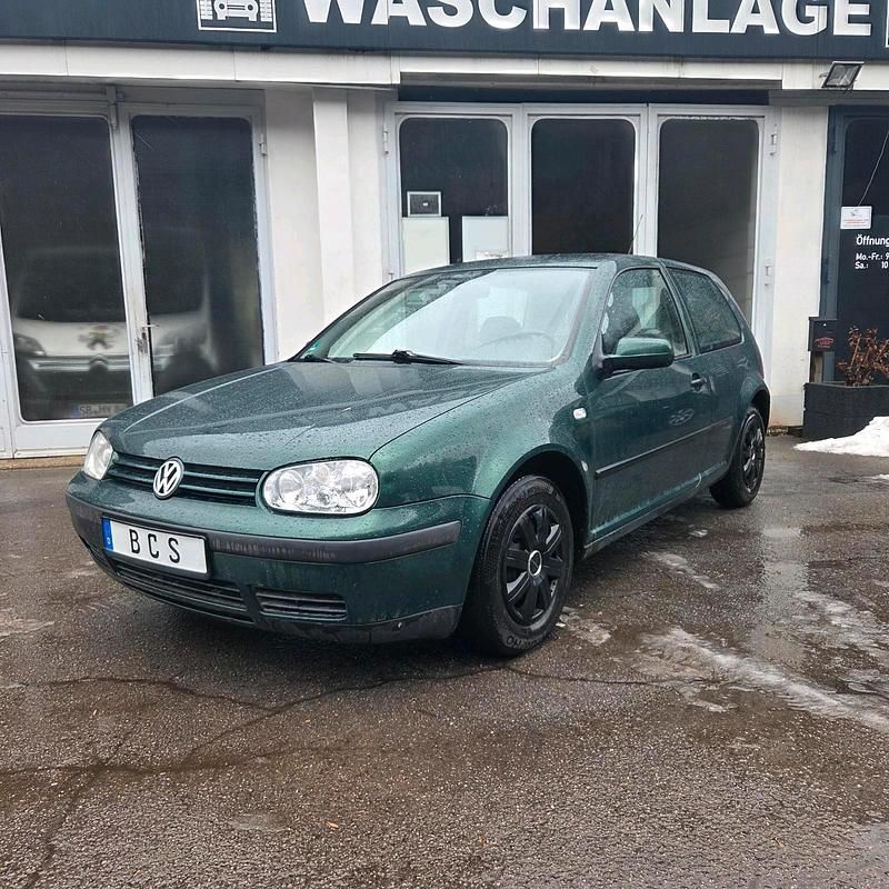 Grün Gebraucht 1998 VW Golf III Kleinwagen | 2.190 € - Bild 1/4