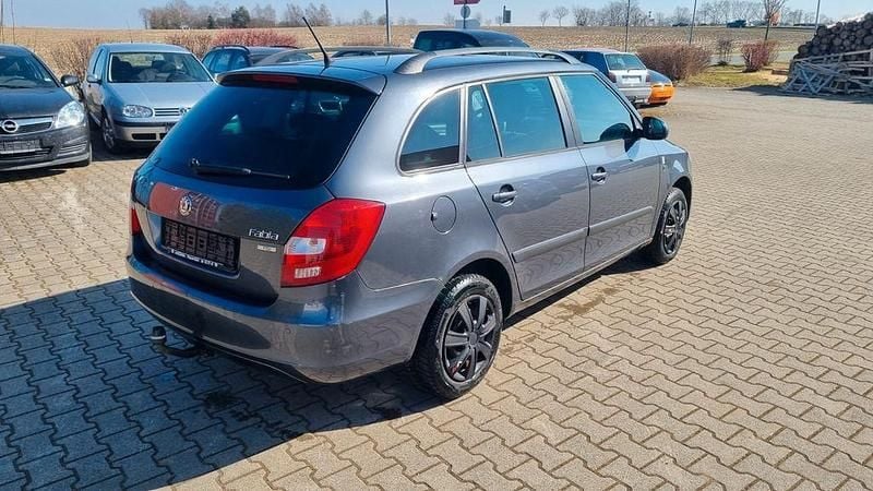 Gebraucht Skoda Fabia Ambition 86 PS (63 kW) 2012 Grau Kombi