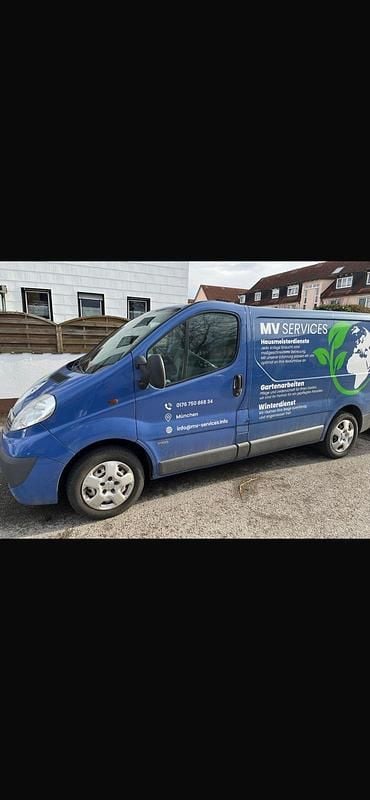 Usata Opel Vivaro 2009 Blu Monovolume