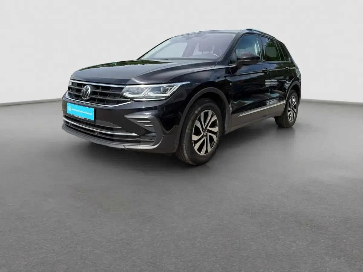 Gebraucht VW Tiguan Active 150 PS (110 kW) 2023 Schwarz SUV