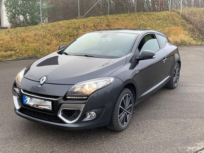 Gebraucht Renault Mégane III Bose Edition 132 PS (97 kW) 2014 Grau Coupé