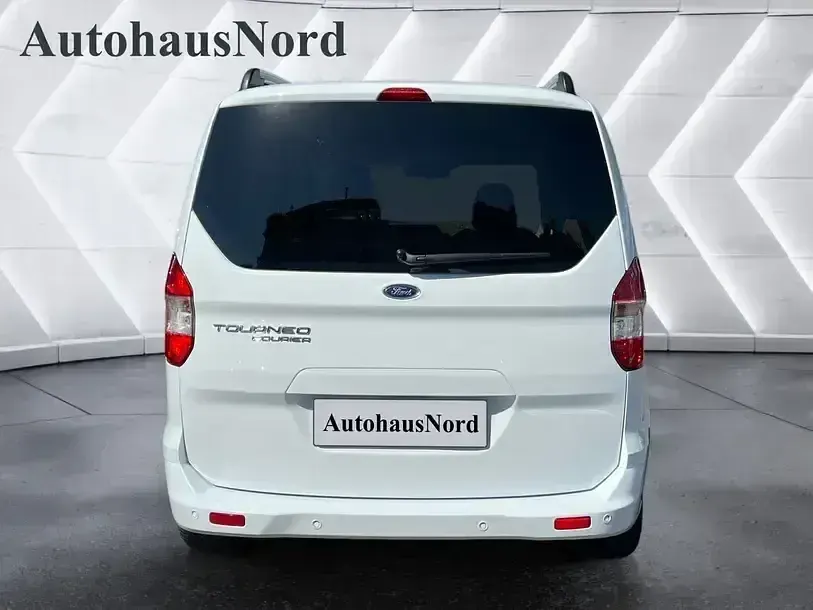 Gebraucht Ford Tourneo Courier Titanium 101 PS (74 kW) 2021 Weiß Van / Kleinbus