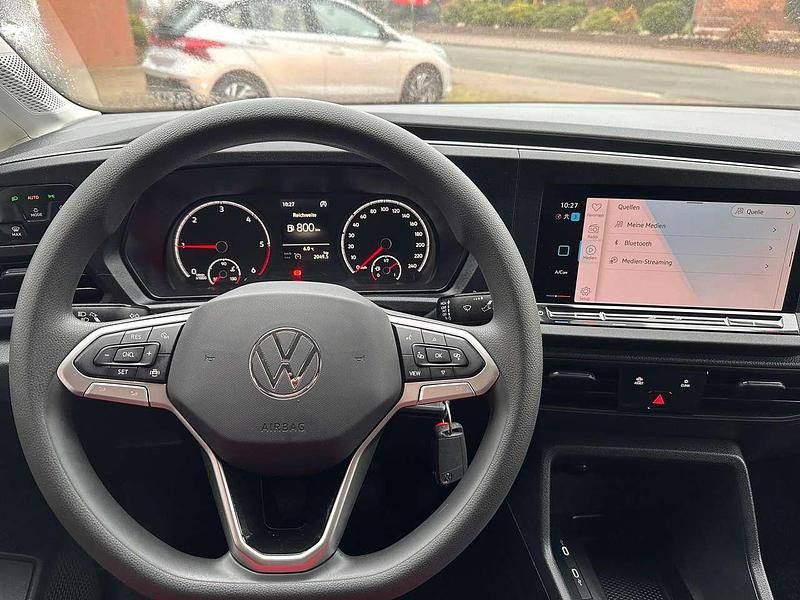 Gebraucht VW Caddy Basis 75 PS (55 kW) 2023 Candyweiß Van / Kleinbus