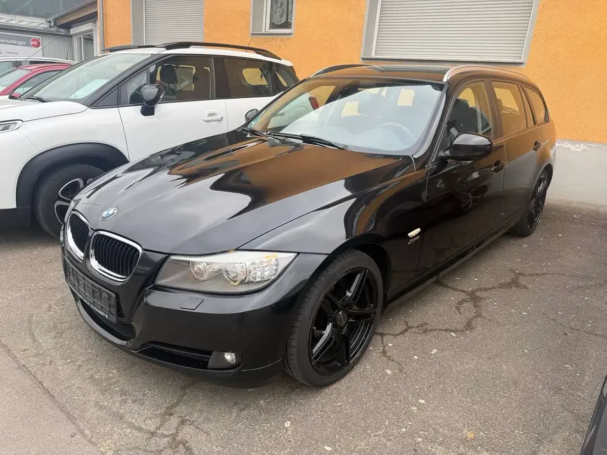 Gebraucht BMW 320 184 PS (135 kW) 2012 Black sapphire metallic Kombi