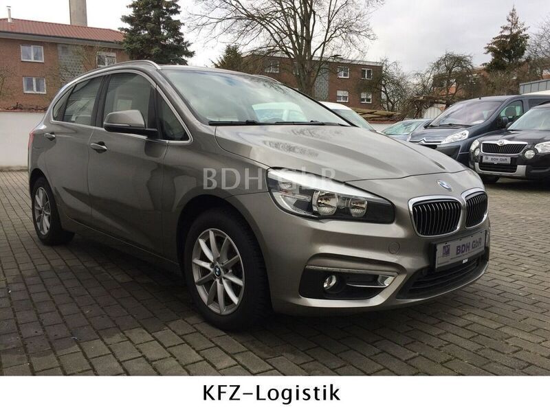 Gebraucht BMW 218 Active Tourer Luxury Line 136 PS (100 kW) 2014 Silber metallic Van / Kleinbus