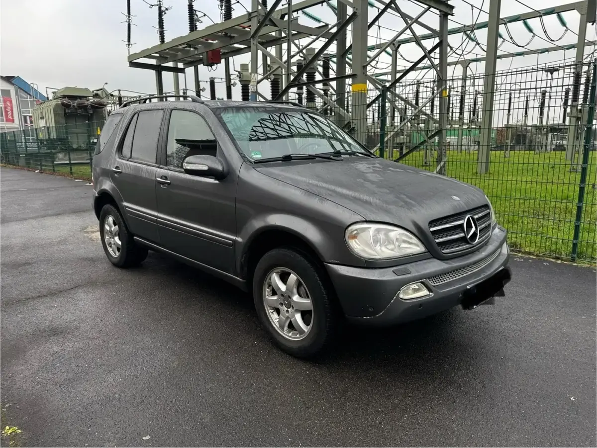 Gebraucht Mercedes ML500 292 PS (214 kW) 2002 Silber SUV