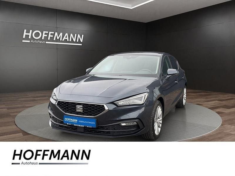 Grau Gebraucht 2024 Seat Leon Style Limousine | 27.990 € (Fairer Preis) - Bild 1/4