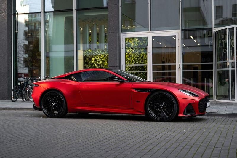 Gebraucht Aston Martin DBS 734 PS (539 kW) 2021 Rot